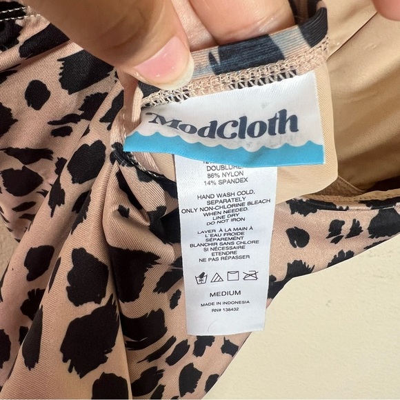 ModCloth The Peggy One-Piece Animal Print Vneck Swimsuit Size Medium Adjustable - Picture 10 of 11